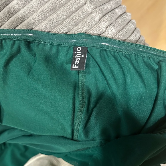 Elegant Green Ruffle Strapless Dress - Picture 4 of 5